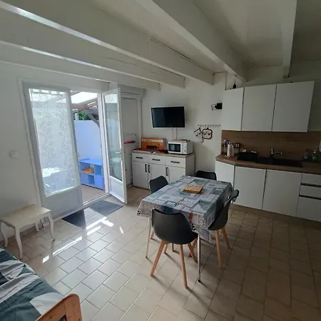 Apartmán Maison Climatisee Au Bord De L'etang De Thau - Avec Piscine Marseillan (Herault)